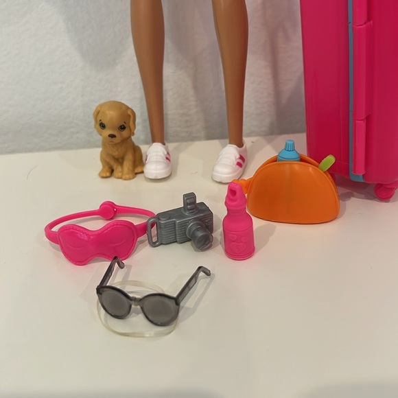 Barbie travel doll with dog - Picture 2 of 6